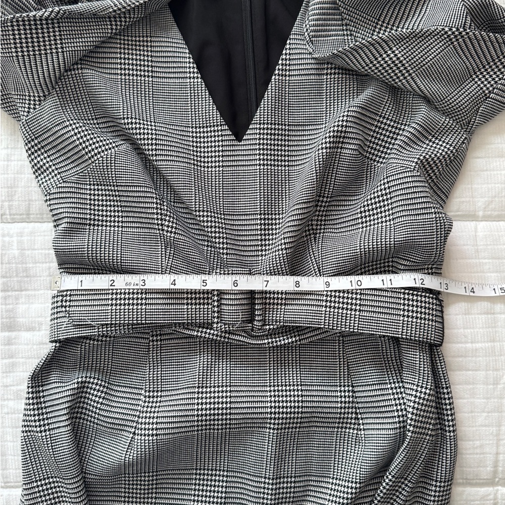 Eliza J grey short sleeve dress with belt, size size 2 - Picture 7 of 10